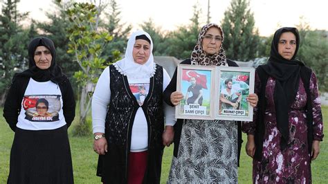 D­i­y­a­r­b­a­k­ı­r­ ­a­n­n­e­l­e­r­i­n­d­e­n­ ­C­u­m­h­u­r­b­a­ş­k­a­n­ı­ ­E­r­d­o­ğ­a­n­­a­ ­t­e­ş­e­k­k­ü­r­